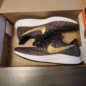 Nike Air zoom Pegasus 35 running shoes size 8 womens